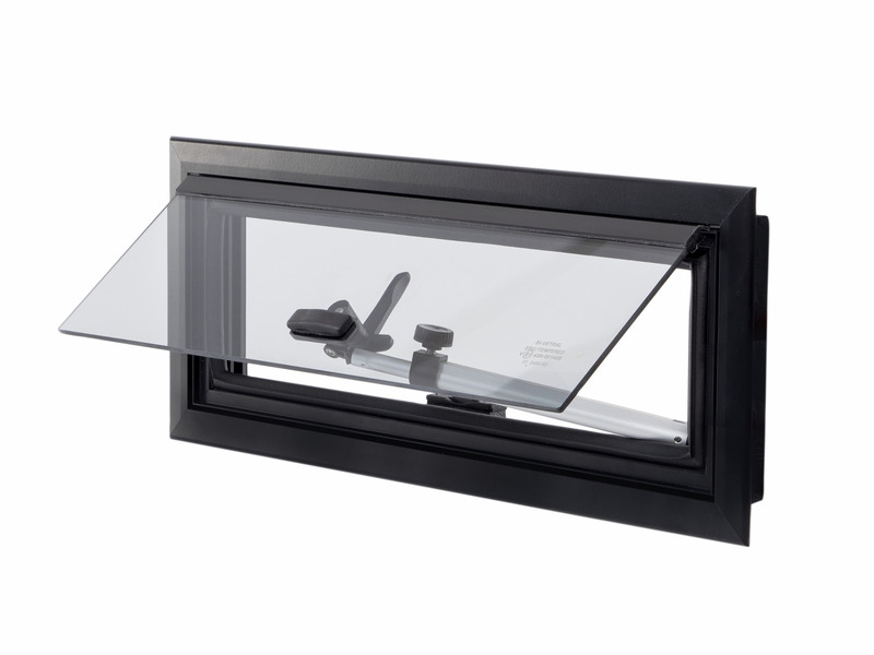 Hliníkové výklopné okno s vysokou strechou 460 x 160 mm – rám strieborný