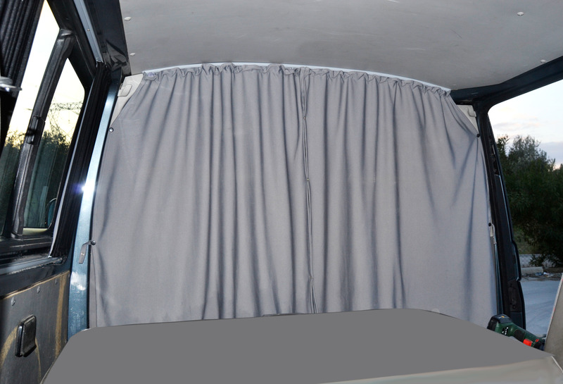 Oddeľovacia clona Carbest do kabíny VW T5/T6, sivá, dvojvrstvová