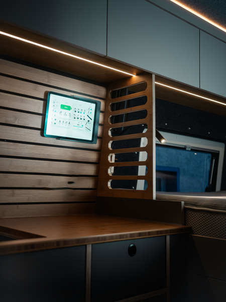 Revotion-Brain - Hlavný počítač</p>