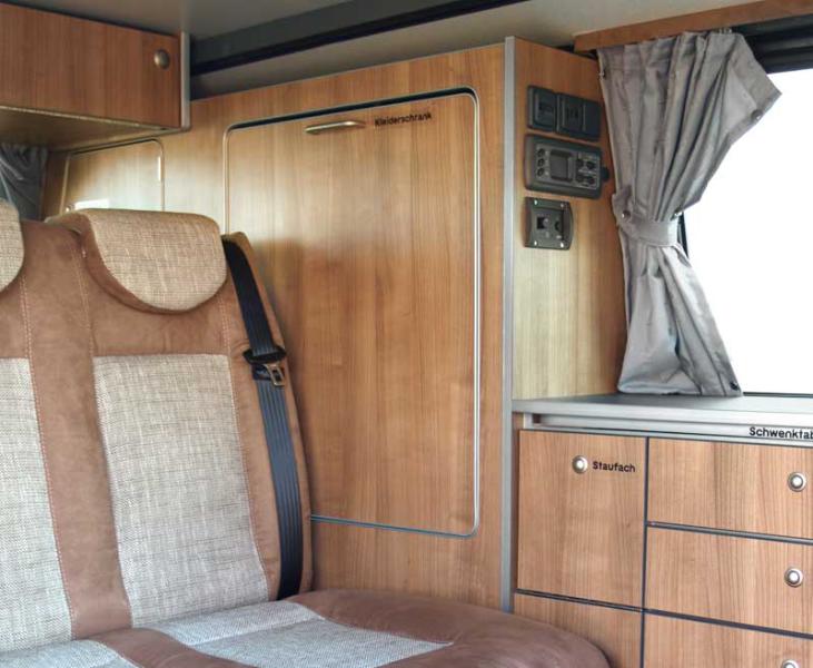 Skriňa na oblečenie a bielizeň pre nadstavbu TravelStyle T6/T5 KR – dub Catania