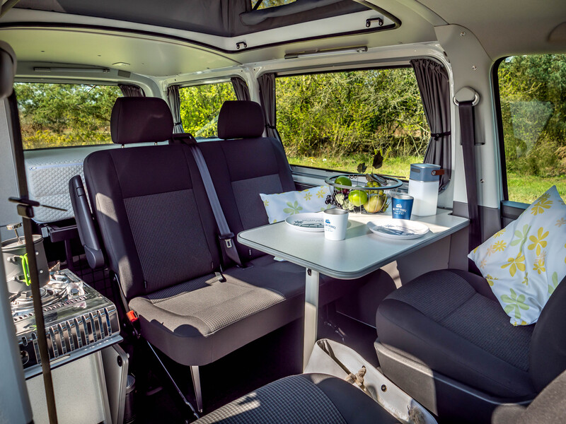 Stolová zostava pre VW T6.1/T6//T5 Bike & Surf – dekor Granitto – stavebnicový set
