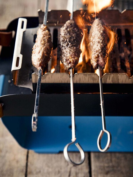 Stolný gril na drevené uhlie UNA - sivý</p>