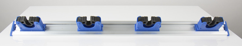 Držiak na metlu s 5 klipmi v modrej farbe, 70 cm