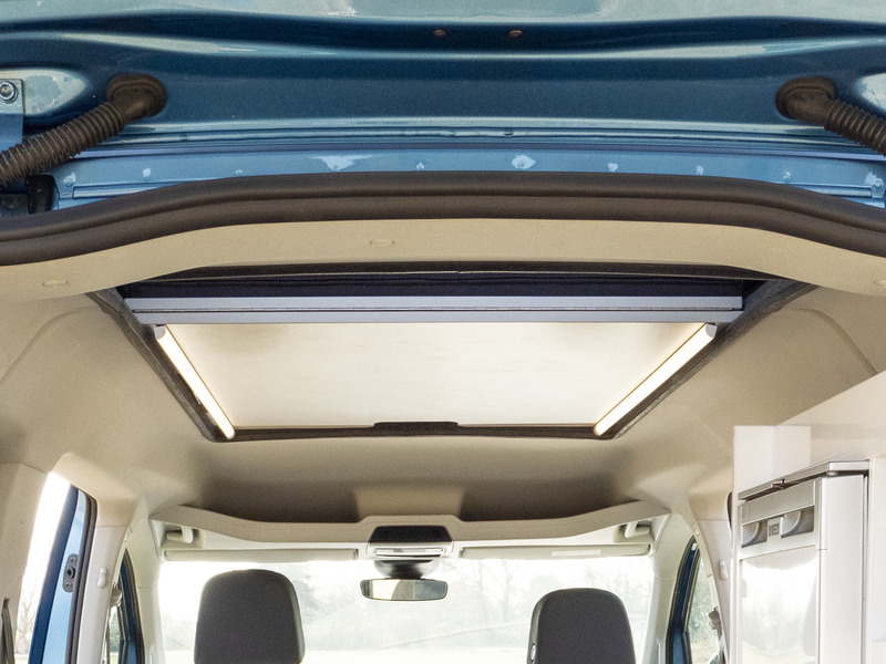 Výstužný rám pre superplochú strešnú posteľ VW Caddy 5 Maxi od modelového roku 08/2020 (vzadu zdvihnutý)